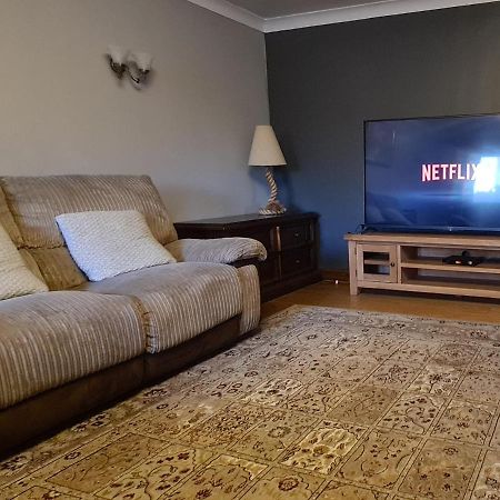 Spacious, 5 Bed House For 9 In Chester Exterior foto